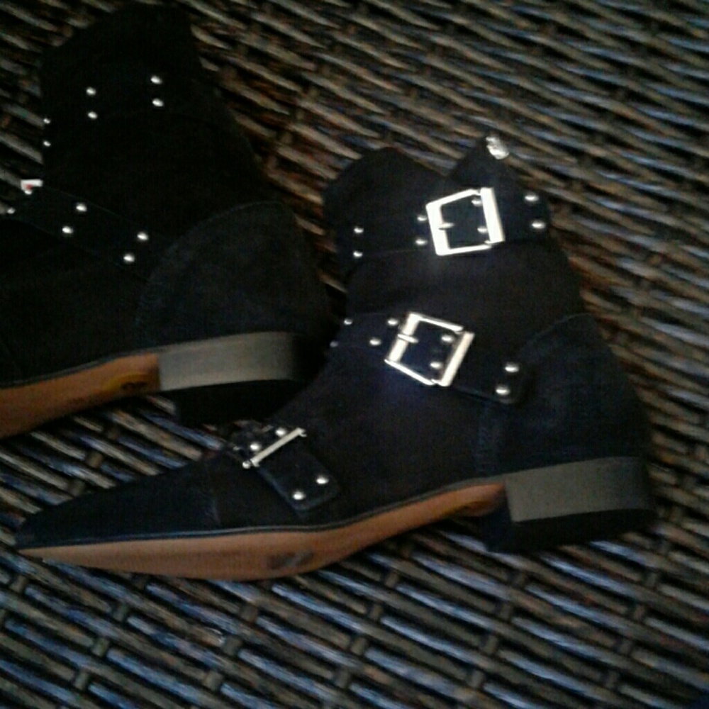 NEW STEVE MADDEN BOOTIES - Picture 2 of 4
